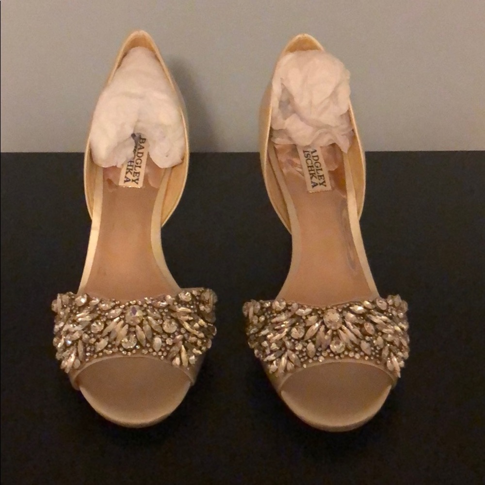 Badgley Mischka Hardy Peep Toe - Ivory - Size 9